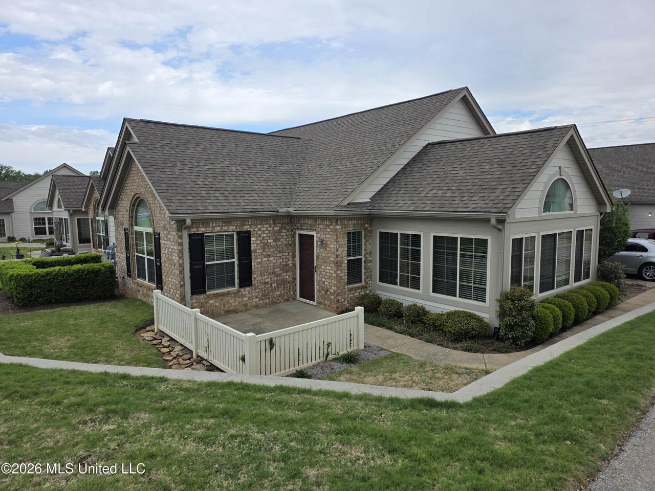 8710 Parkview Oaks Circle - Photo 1