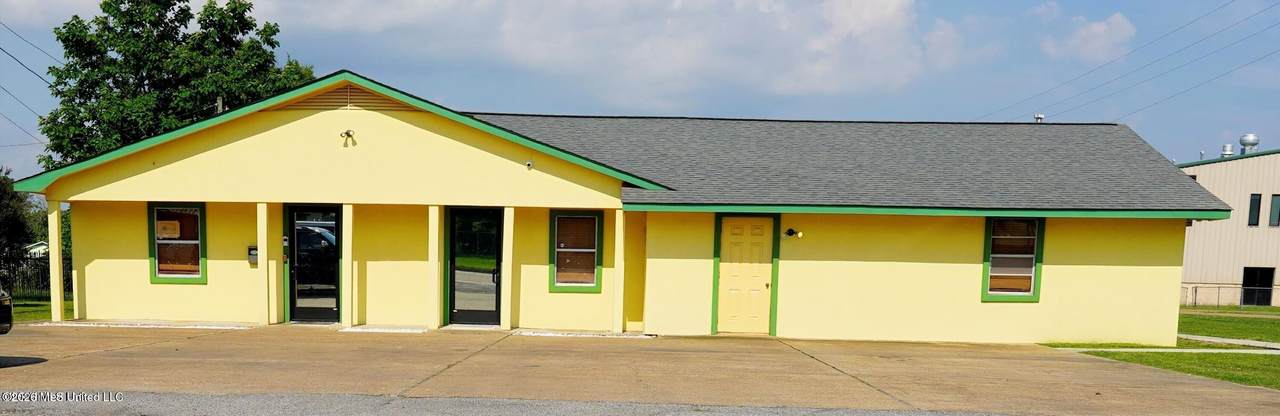 1001 Martin Luther King Drive - Photo 1
