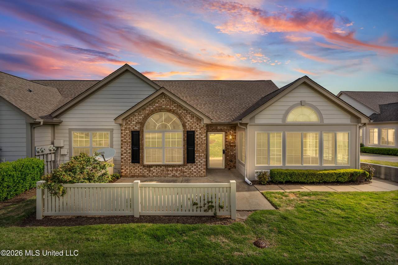 8686 Parkview Oaks Circle - Photo 1