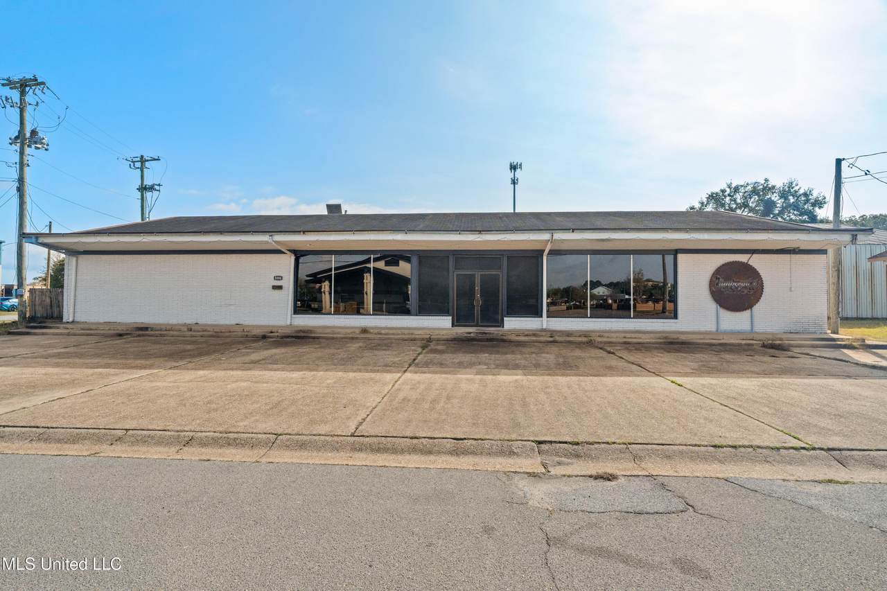 5006 Morris Street - Photo 1