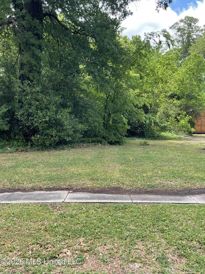 433 Walker Street - Photo 1