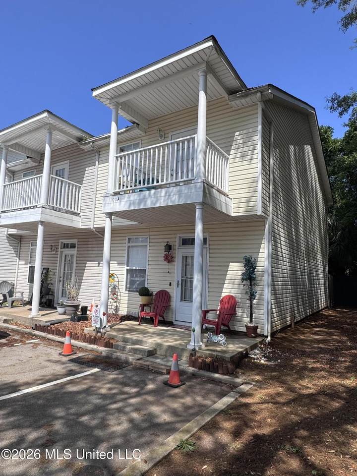 1100 Century Oaks Drive - Photo 1