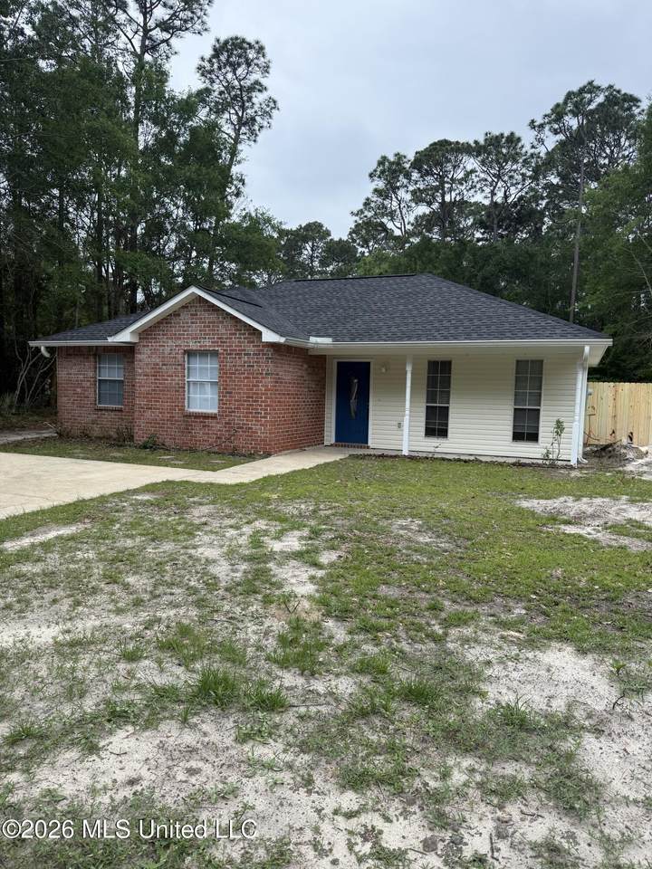 1105 Spruce Street - Photo 1