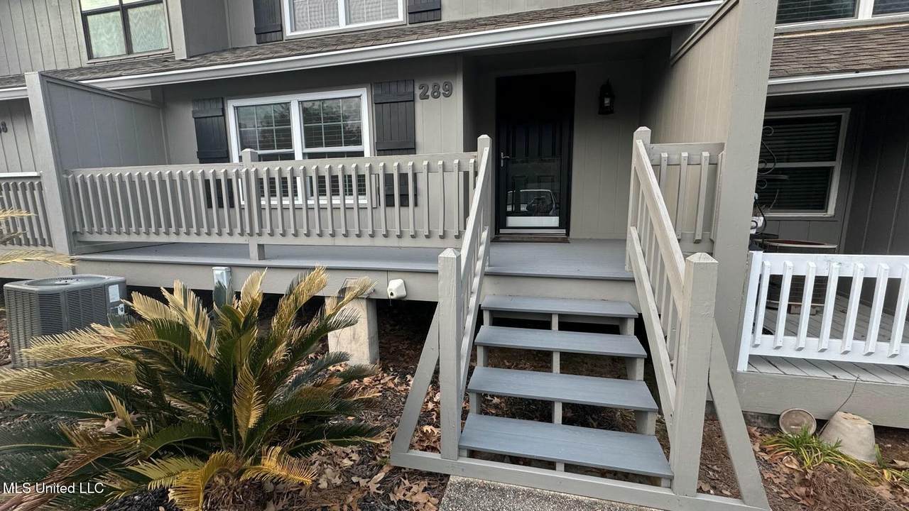 289 Highpoint Drive - Photo 1