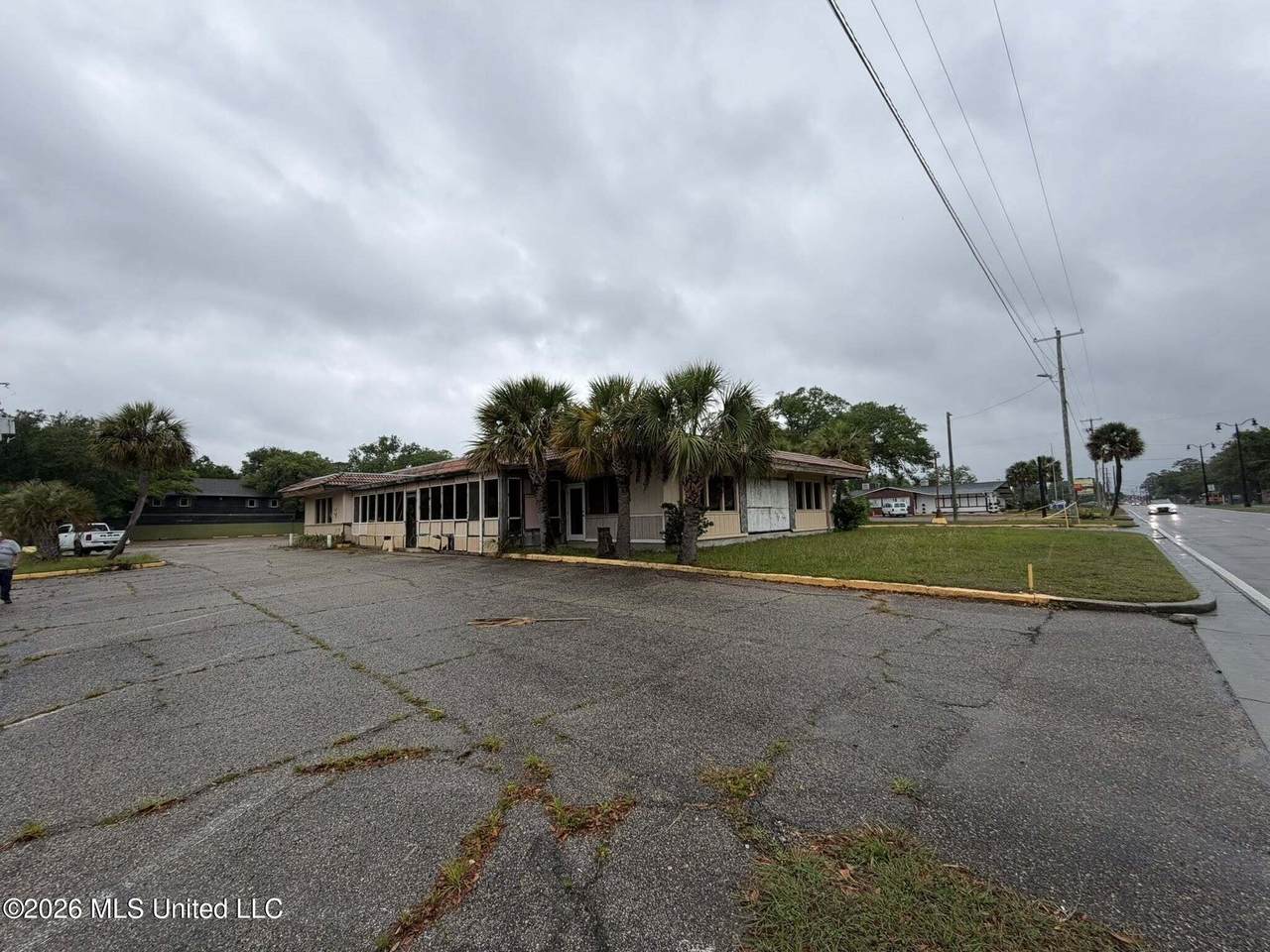 319 Courthouse Road - Photo 1