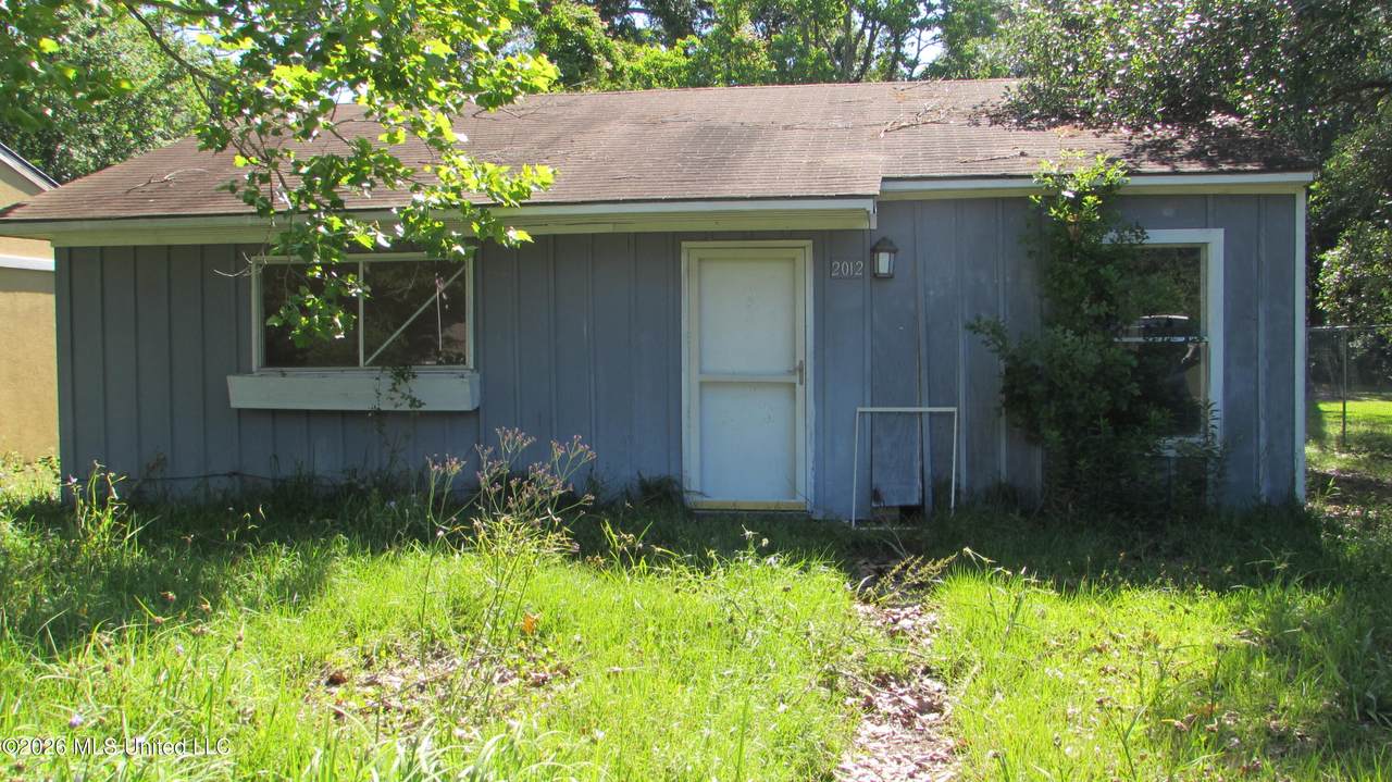 2012 43rd Avenue - Photo 1