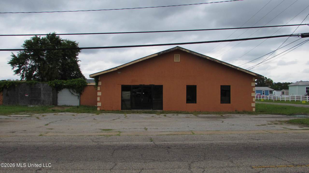 1900 28th Street - Photo 1