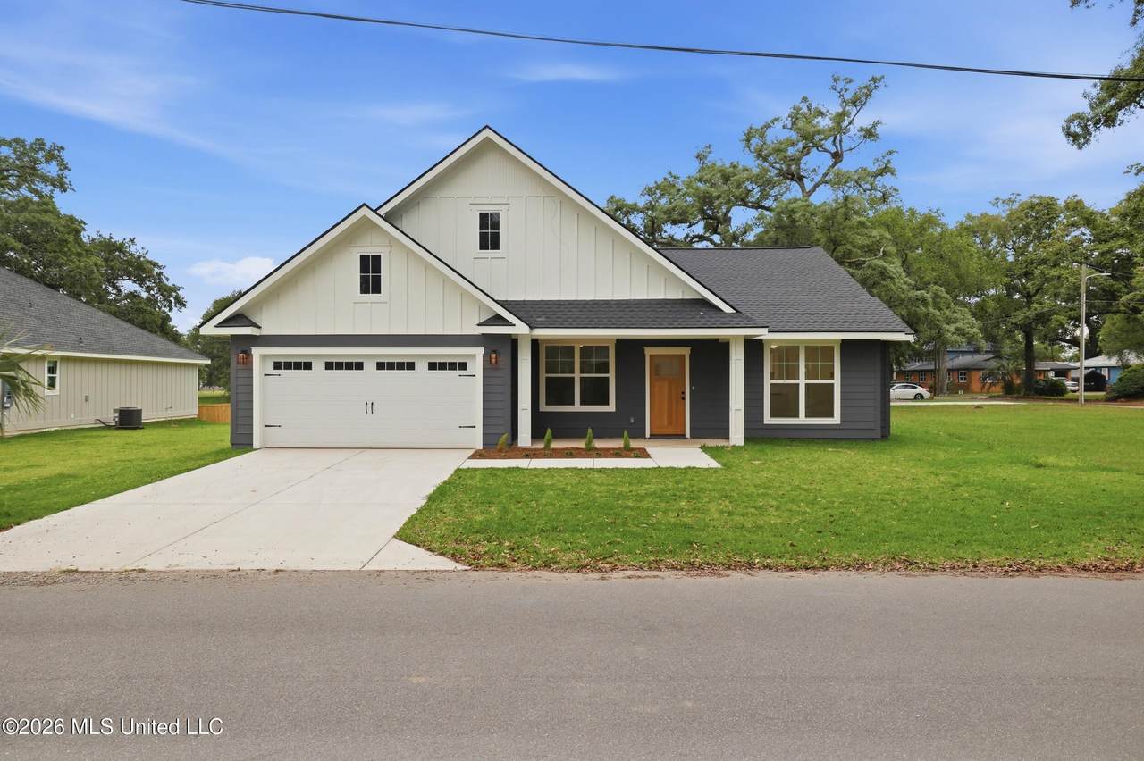 133 Iberville Drive - Photo 1