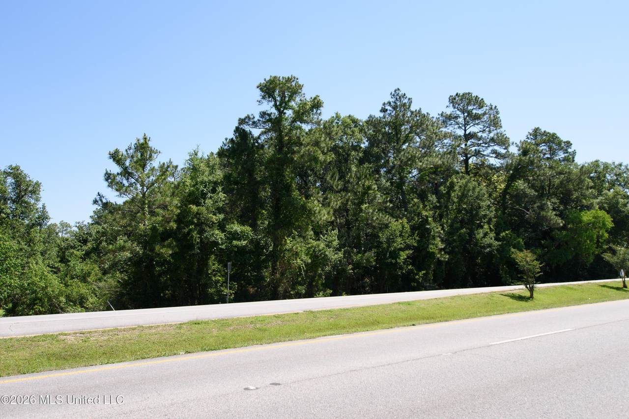 https://bt-photos.global.ssl.fastly.net/united/1280_boomver_1_4149539-2.jpg