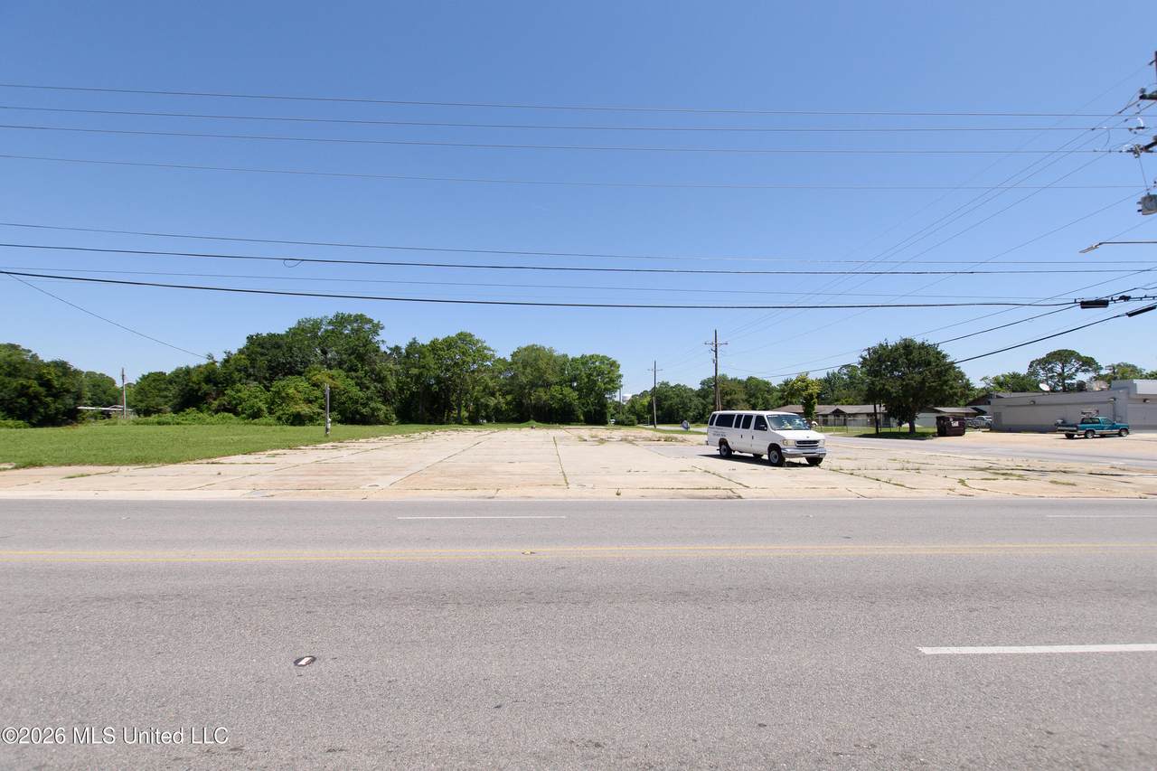 2003 Chicot Street - Photo 1