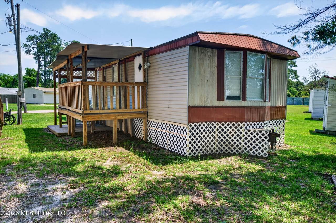 11213 Dobson Road - Photo 1