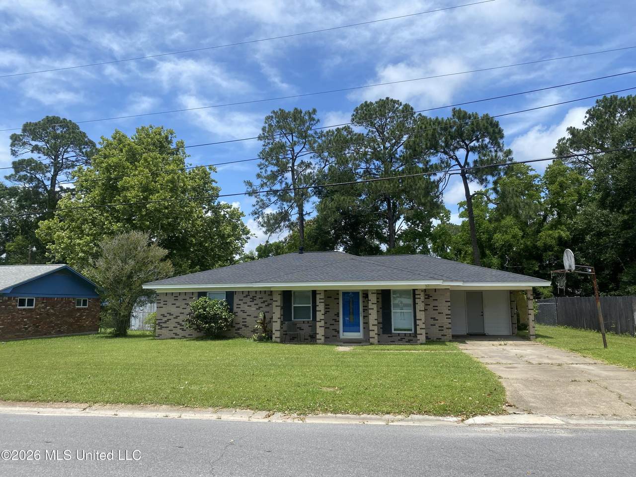 218 Alverado Drive - Photo 1