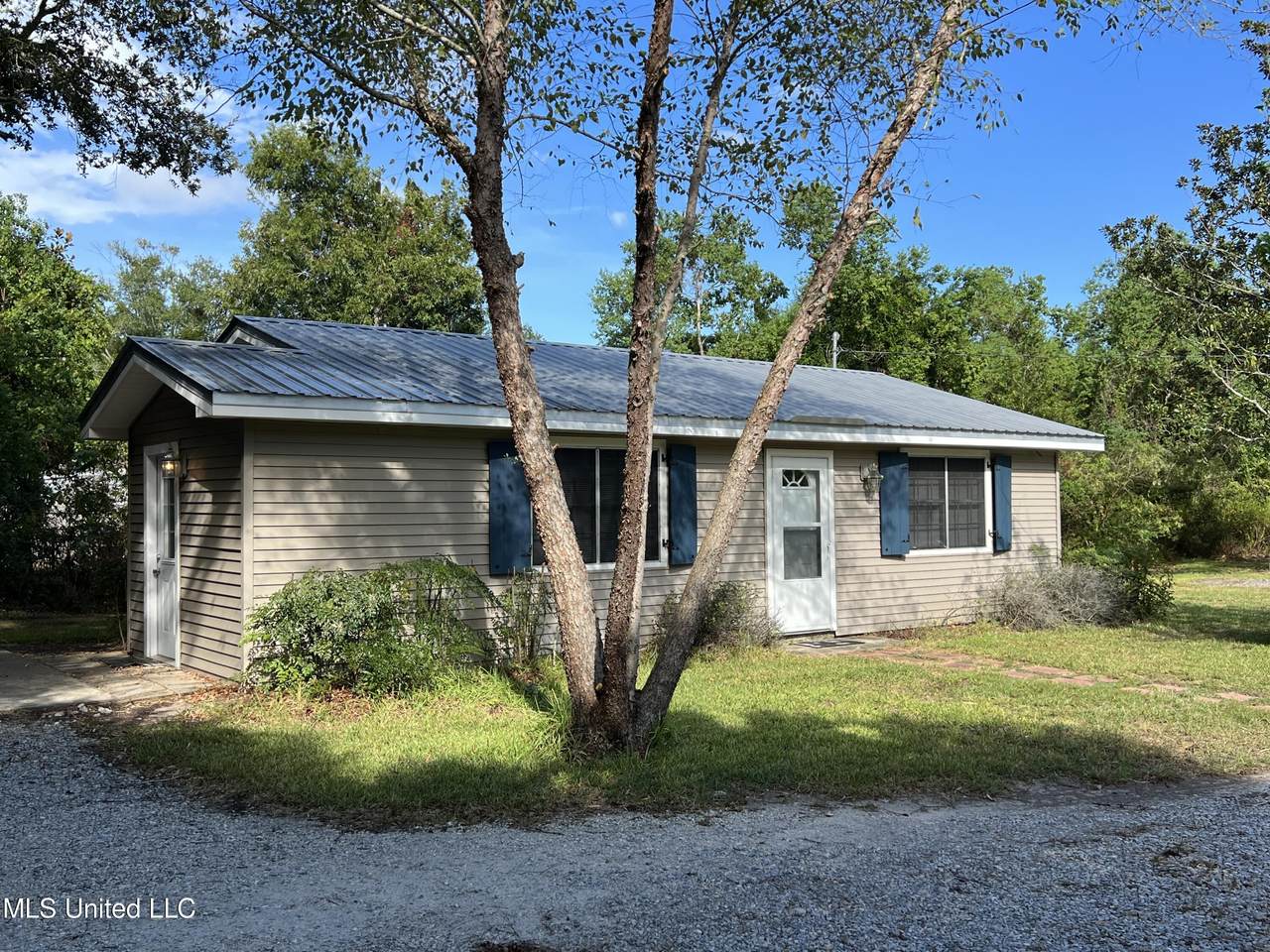 416 Jeff Davis Avenue - Photo 1