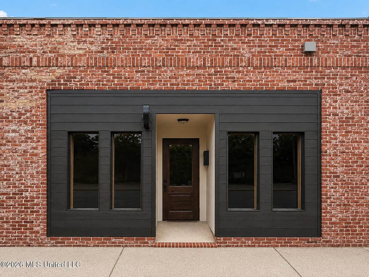 985 Mill Street - Photo 1
