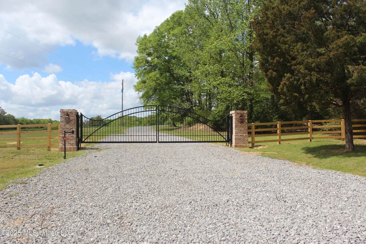  Grand Oaks Way - Photo 1