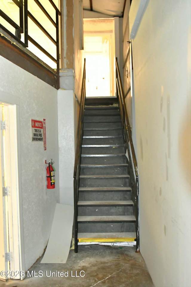https://bt-photos.global.ssl.fastly.net/united/1280_boomver_1_4150124-2.jpg