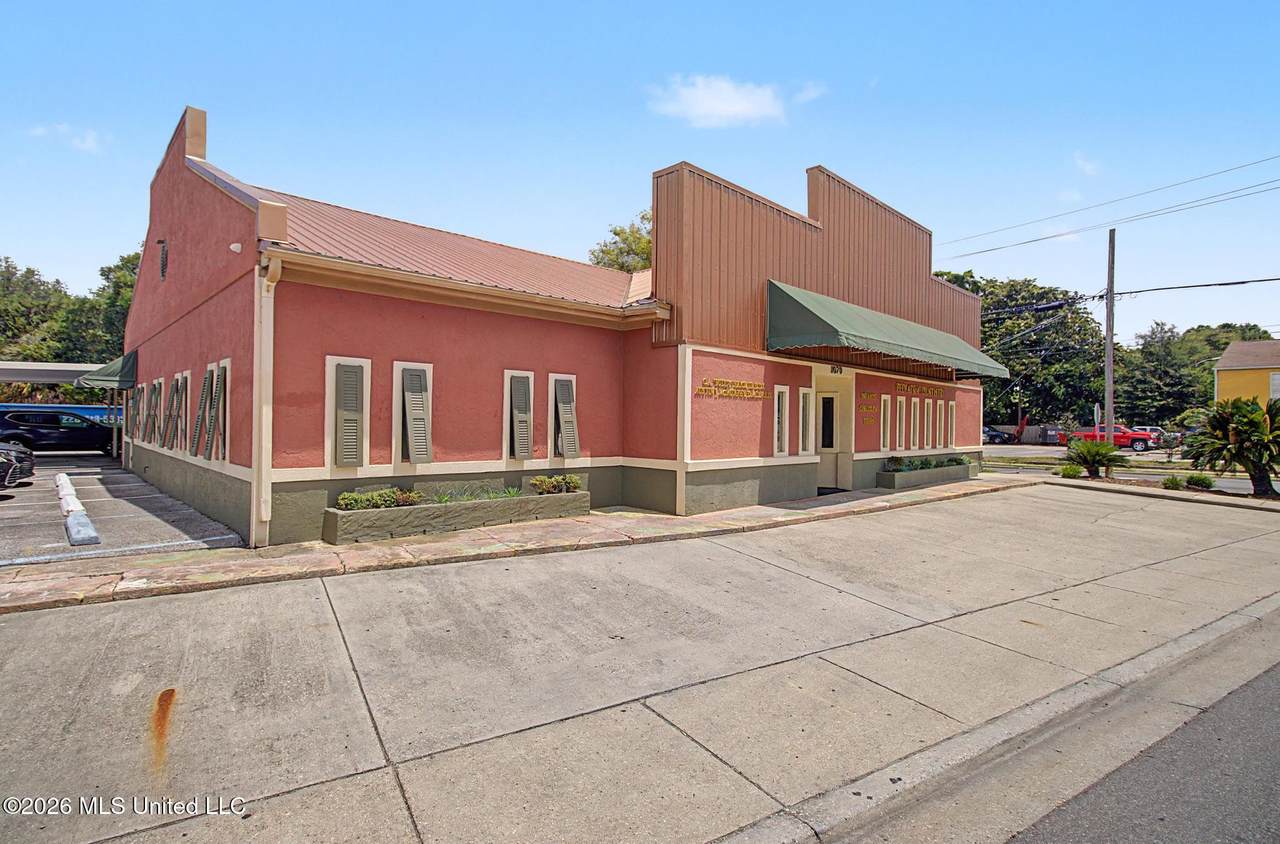 1070 Judge Sekul Avenue - Photo 1