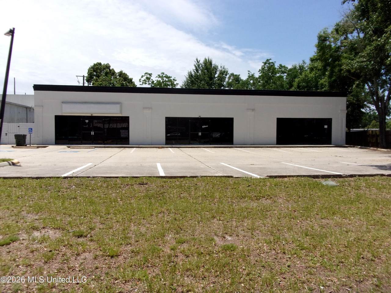 211 Eisenhower Drive - Photo 1
