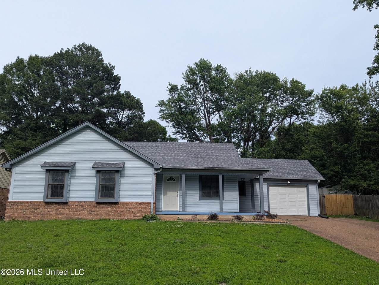 5640 Ingleside Drive - Photo 1