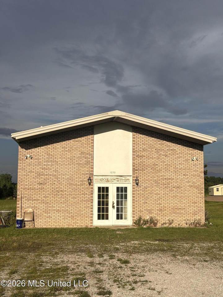 1090 County Road 833 - Photo 1