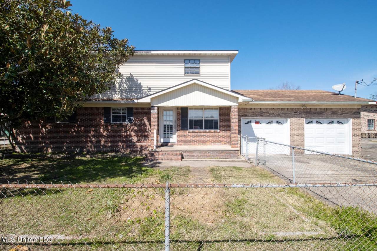 3222 Toncrey Road - Photo 1
