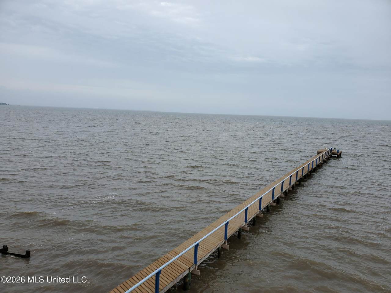 https://bt-photos.global.ssl.fastly.net/united/1280_boomver_1_4151480-2.jpg