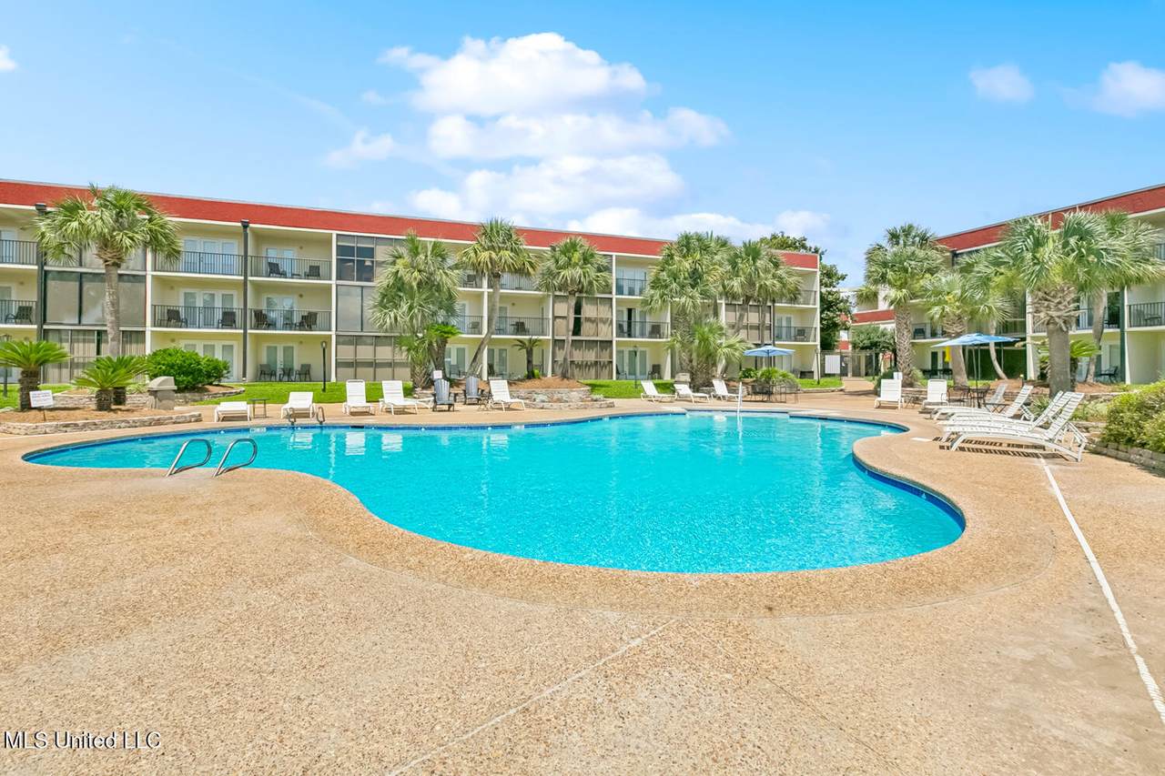 2046 Beach Boulevard - Photo 1