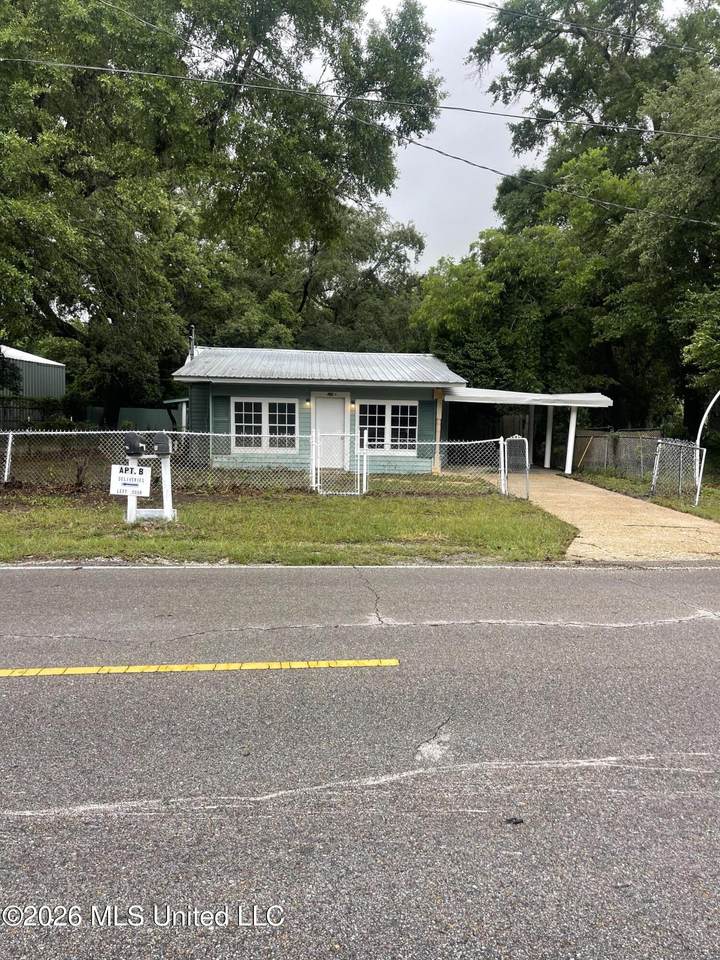 522 Railroad Street - Photo 1