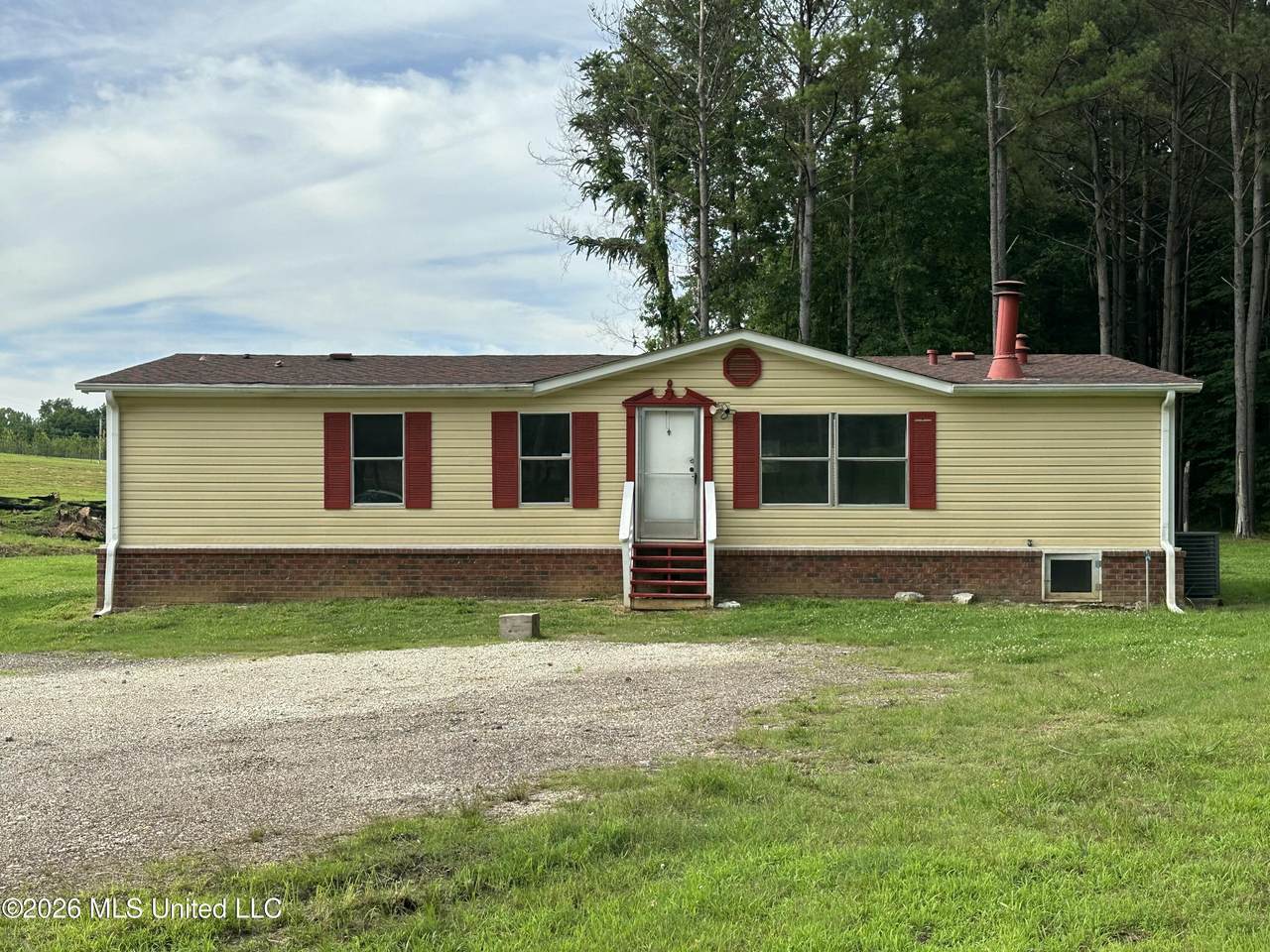 552 Bennett Circle - Photo 1