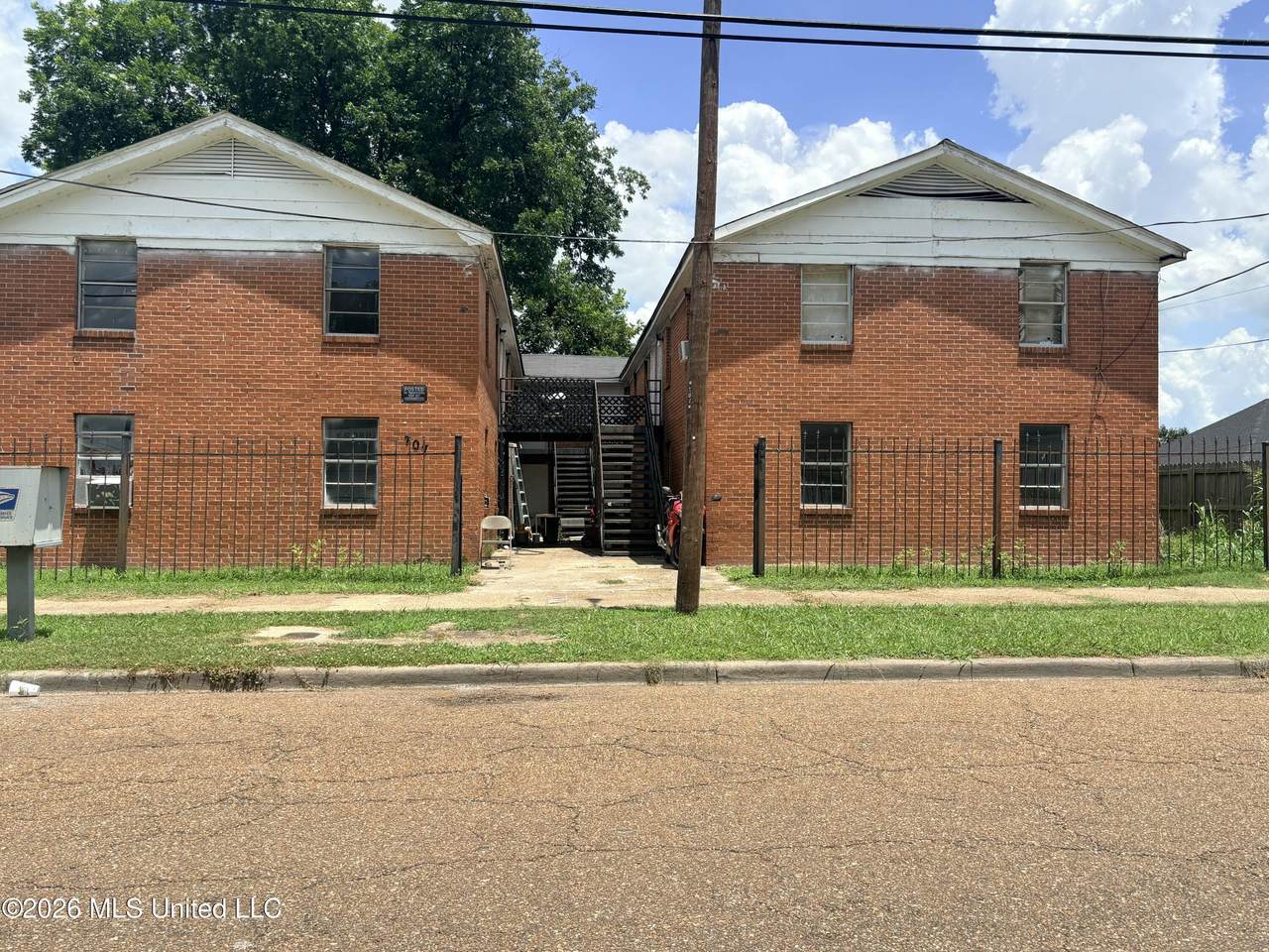 707 Walthall Street - Photo 1