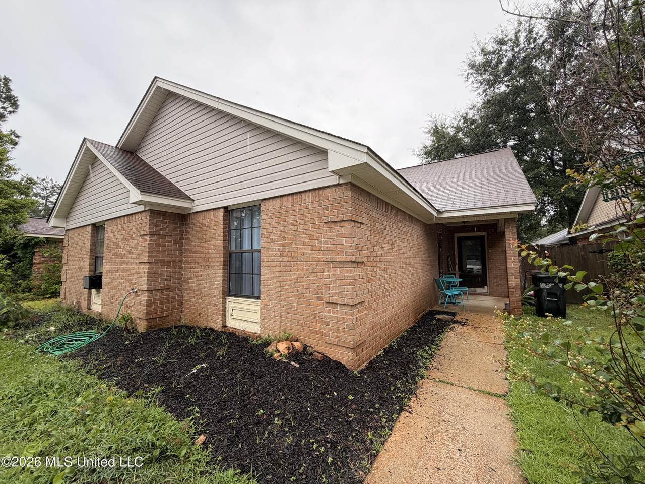 19 Ashland Avenue - Photo 1