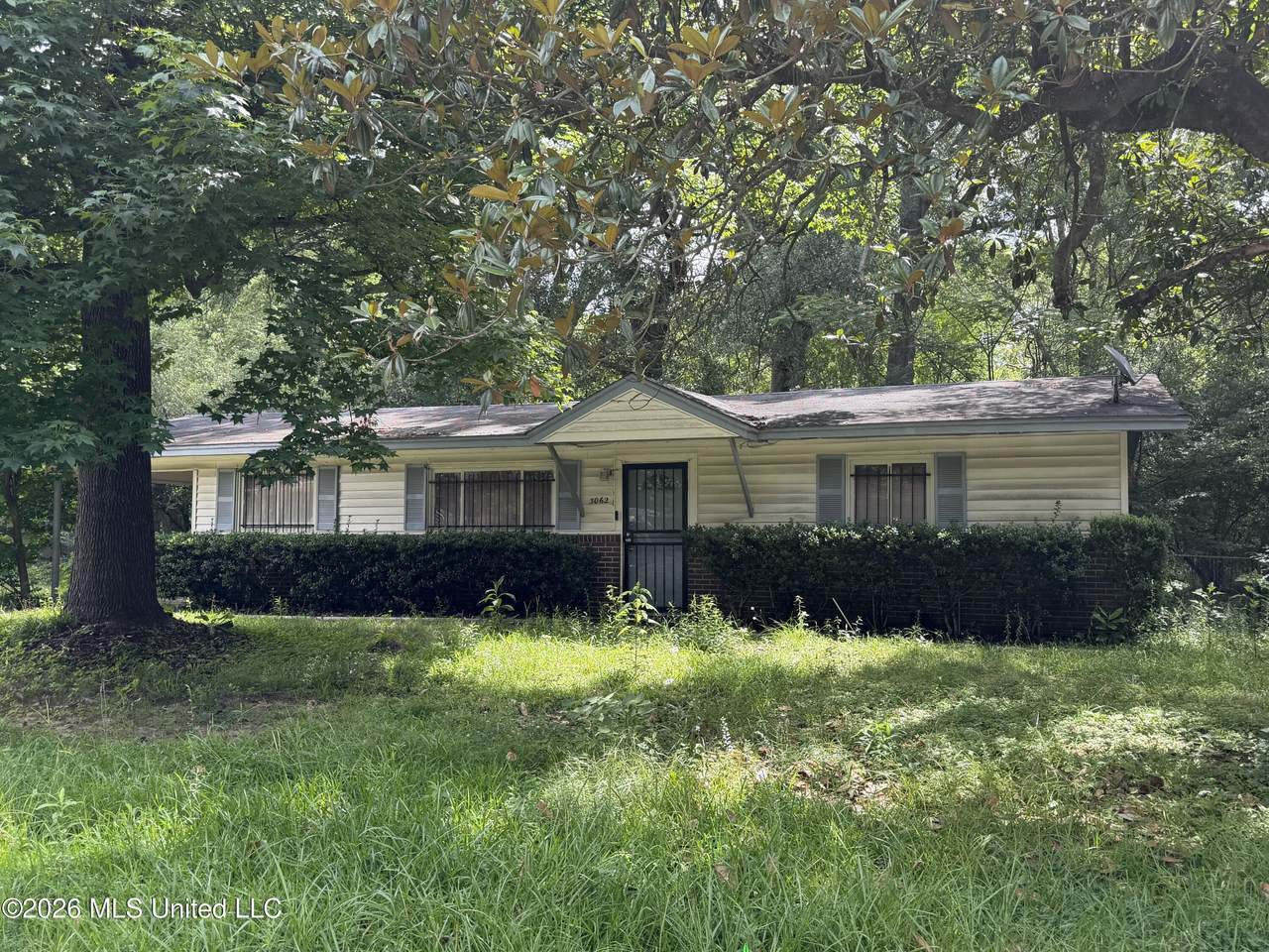 3062 Lakewood Drive - Photo 1