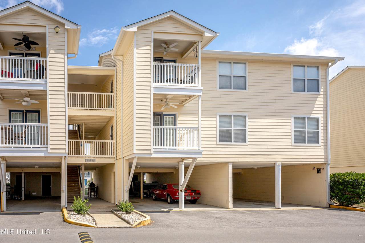 2421 Beachview Drive - Photo 1