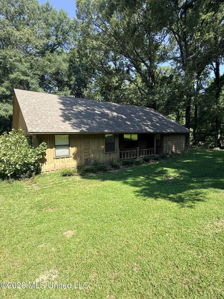 417 Silver Creek Drive - Photo 1