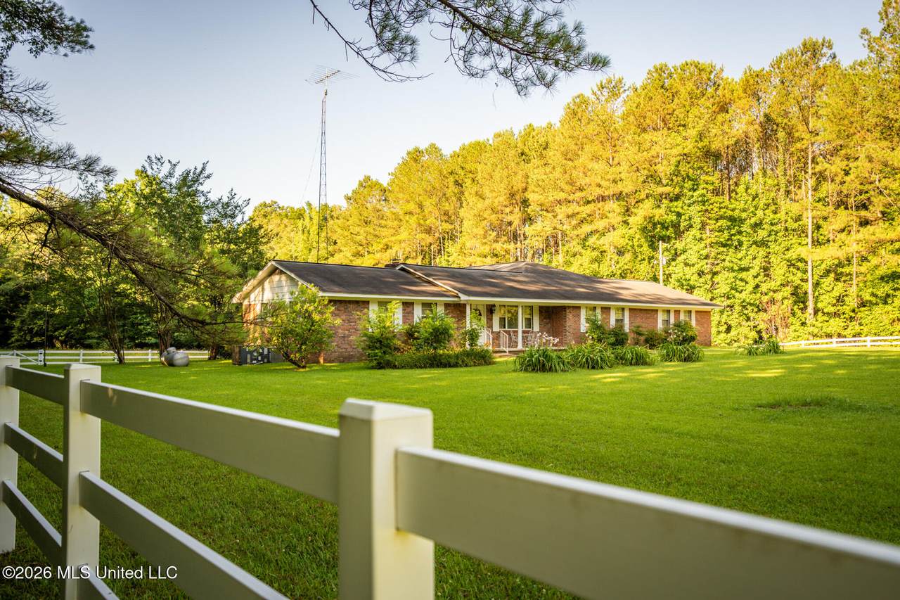 776 Raymond Williams - Photo 1