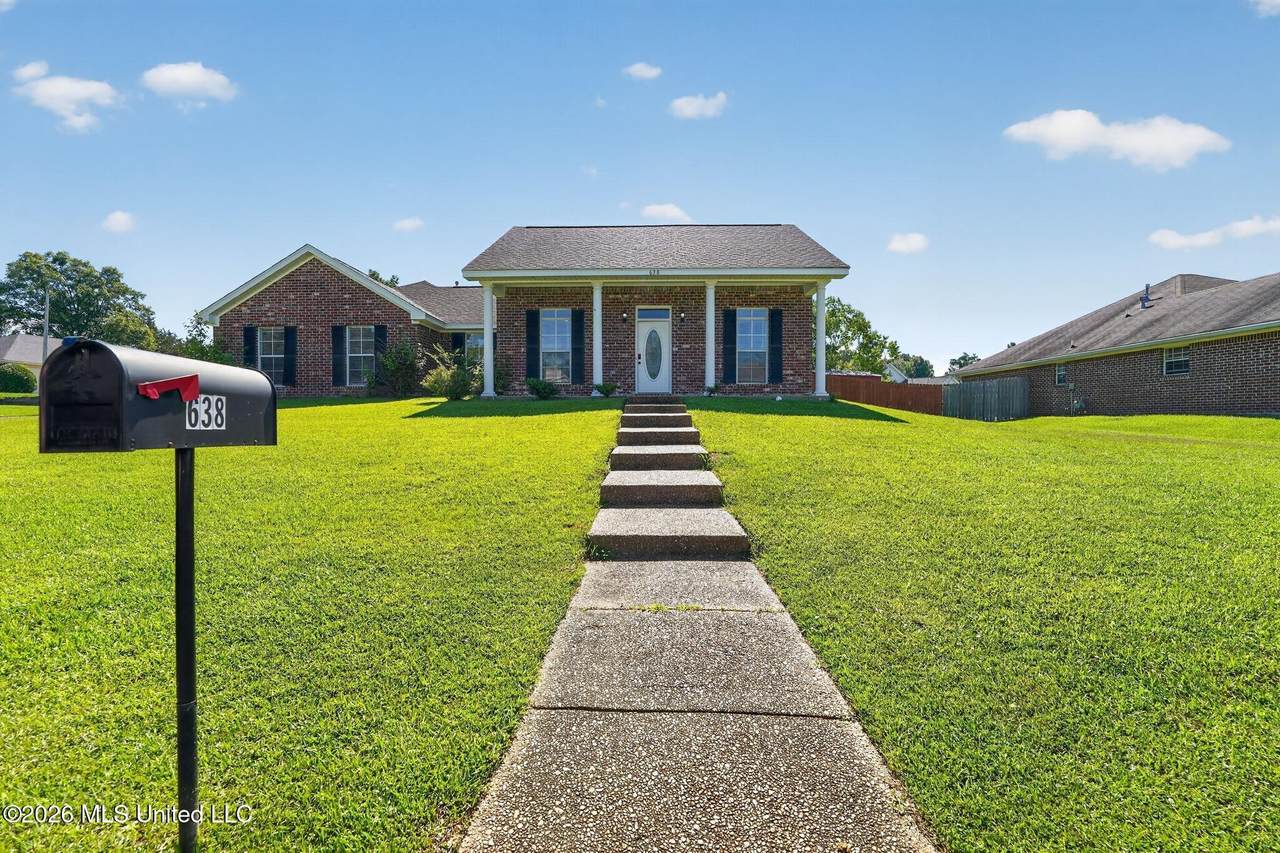 638 Oak Ridge Way - Photo 1