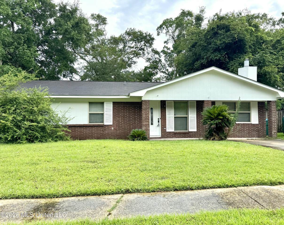 2819 Lawnwood Drive - Photo 1