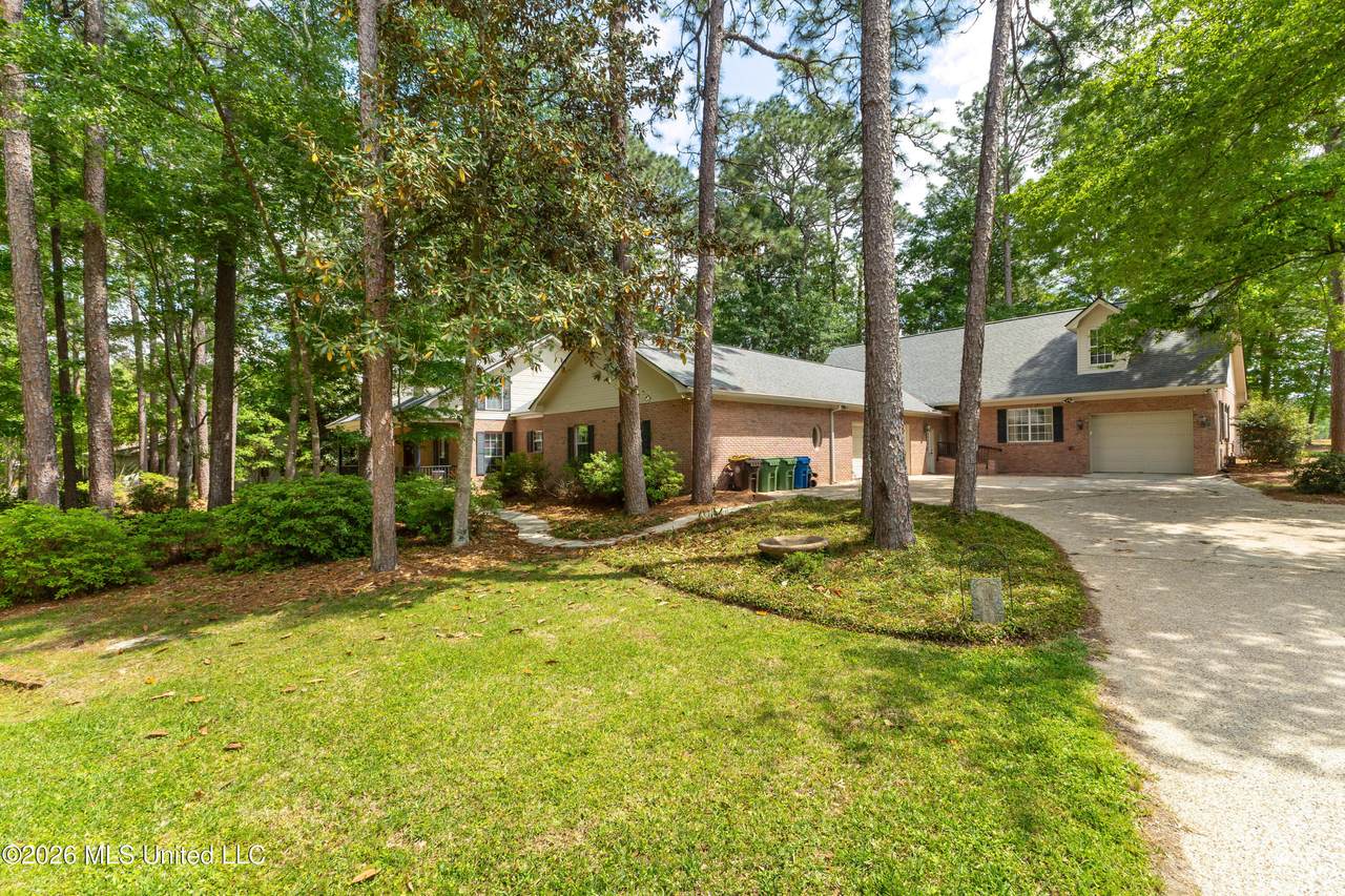 87 Fairlake Drive - Photo 1