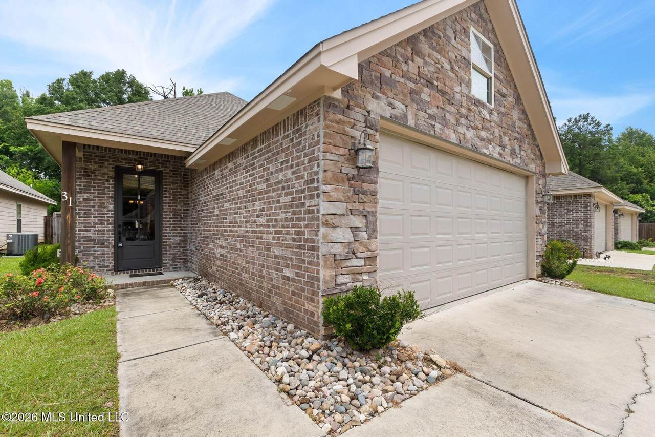 31 Riviera Drive - Photo 1