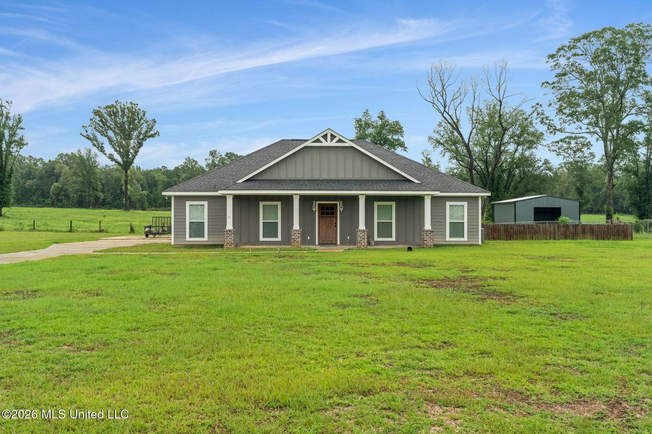 113 Water Oak Drive - Photo 1