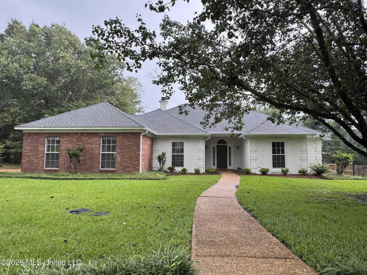 76 Eastgate Drive - Photo 1