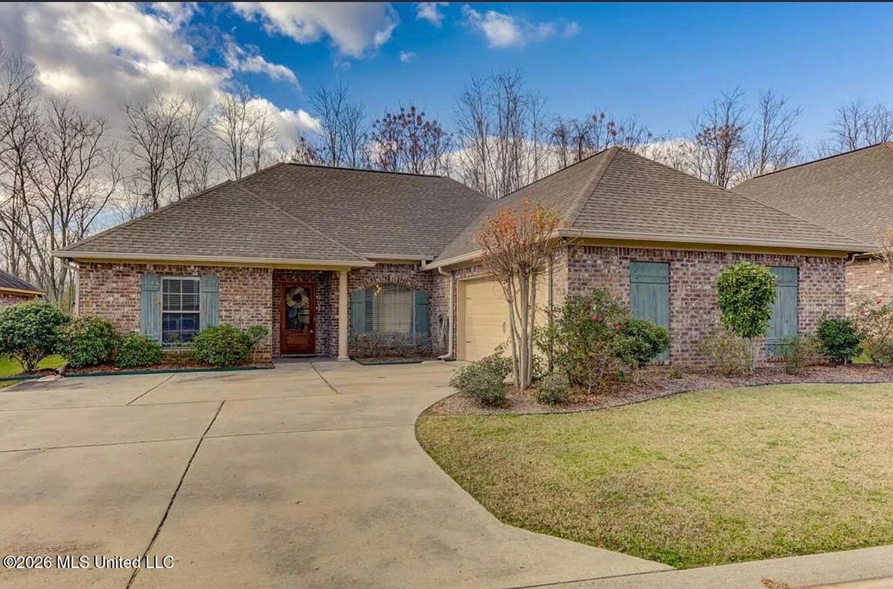 135 Clifton Drive - Photo 1
