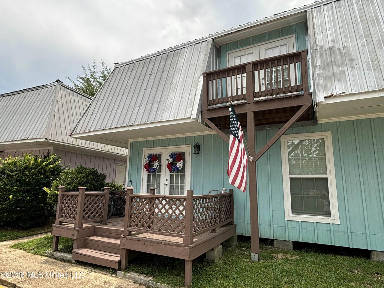590 Royal Oak Drive - Photo 1