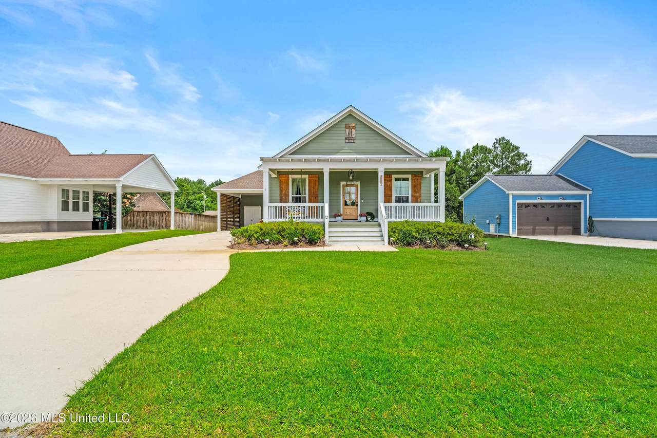 114 Elva Drive - Photo 1