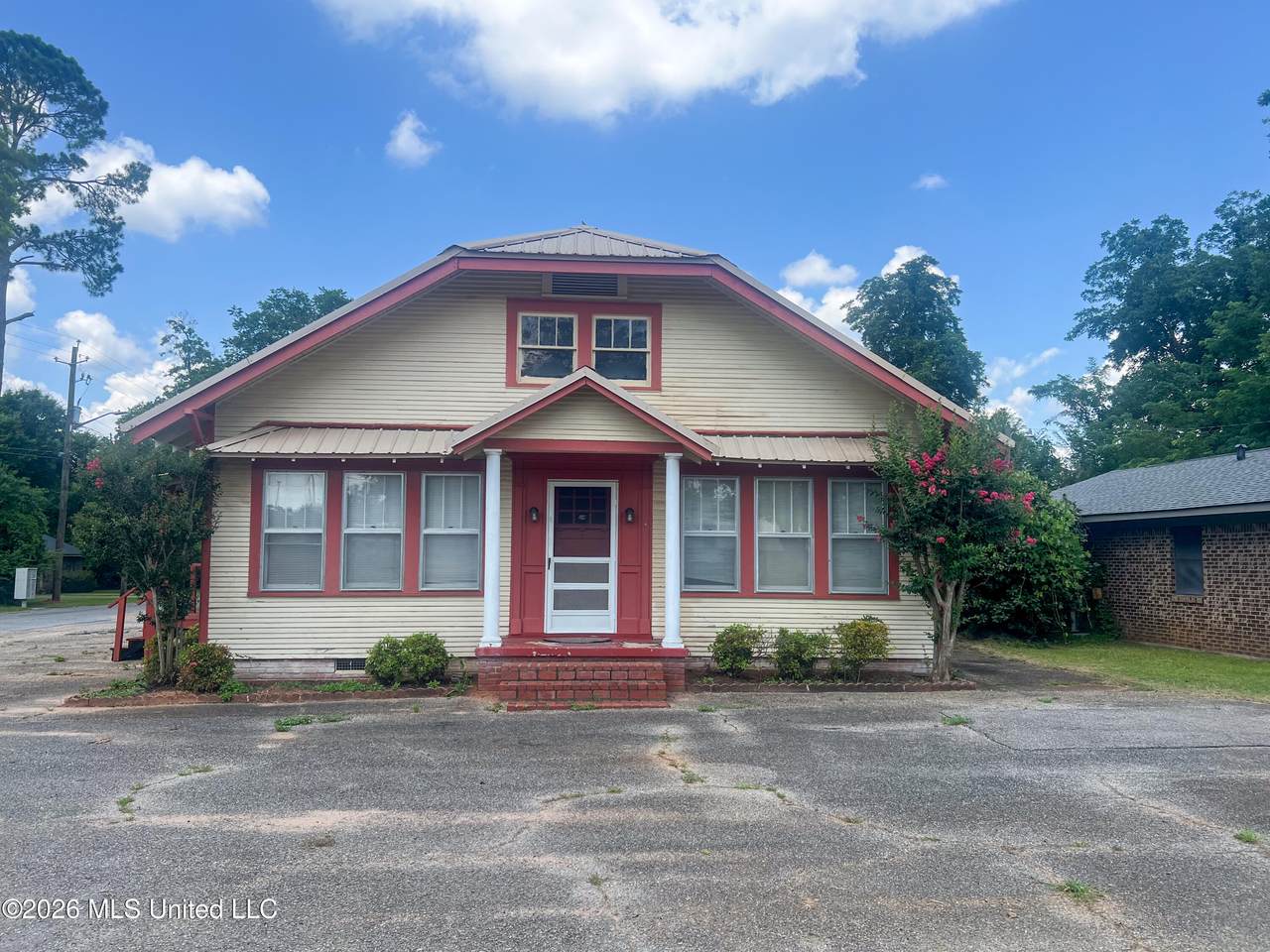 1017 Winter Street - Photo 1