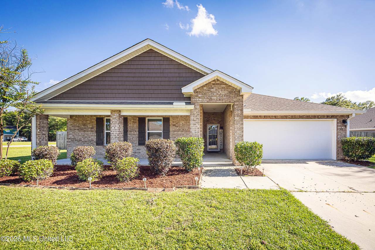 9125 Bellewood Drive - Photo 1