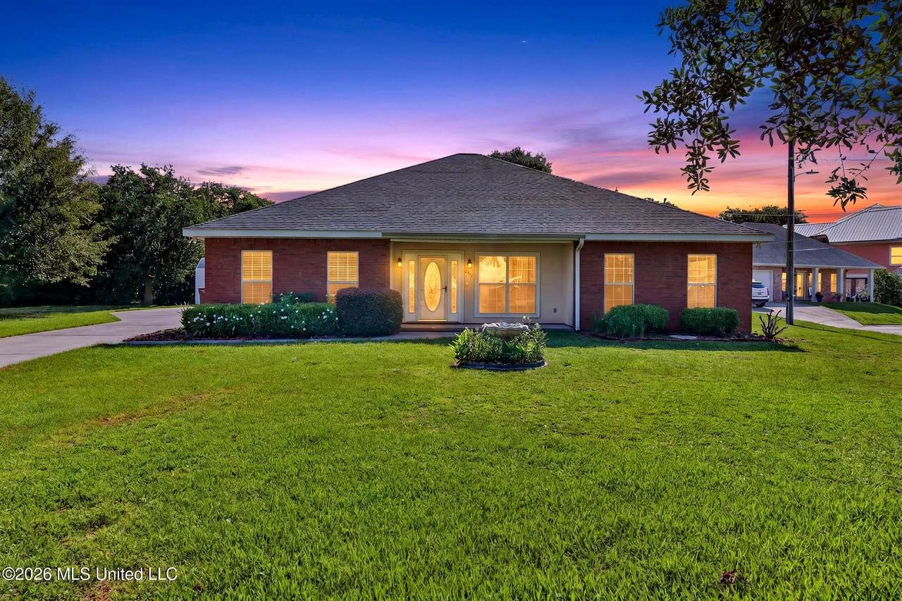 447 Russell Avenue - Photo 1