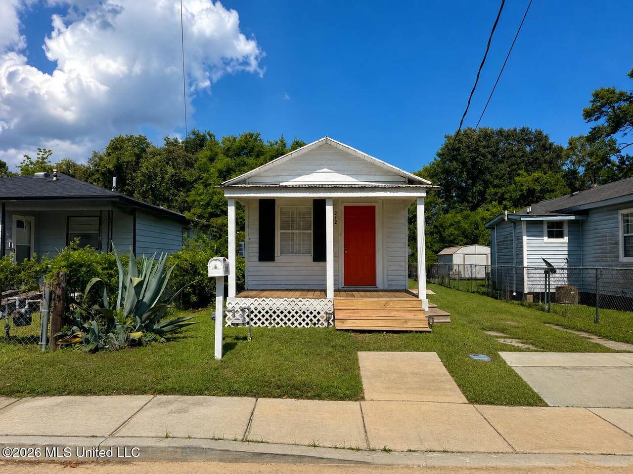 212 Bowen Street - Photo 1
