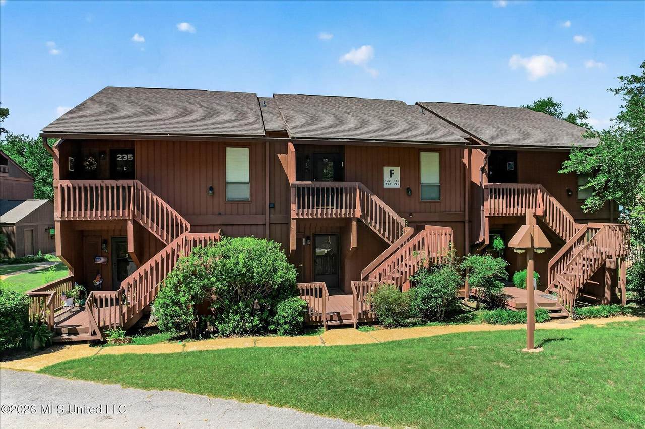 134 Lakeside Villla - Photo 1