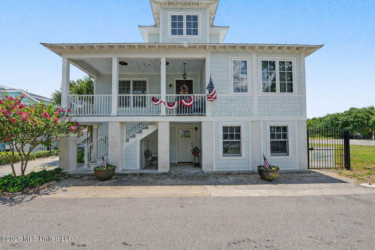 110 State Street - Photo 1